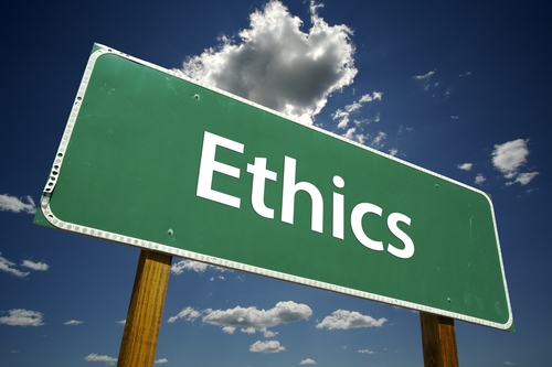 اخلاق حرفه‌ای در بوته عمل